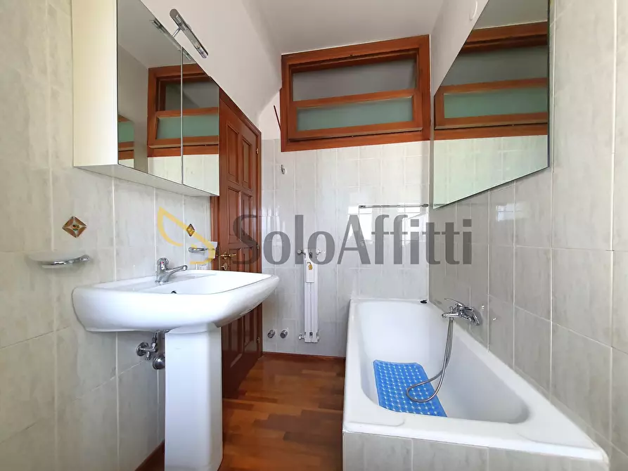 Immagine 16 di Quadrilocale in affitto  a Catanzaro