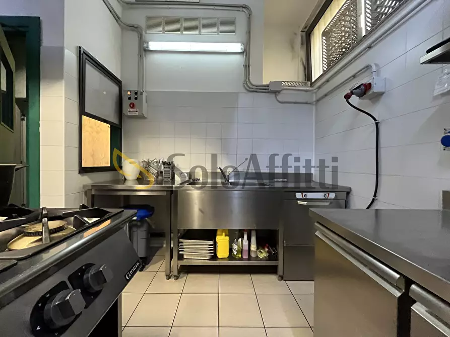 Immagine 6 di Locale commerciale in affitto  a Catanzaro