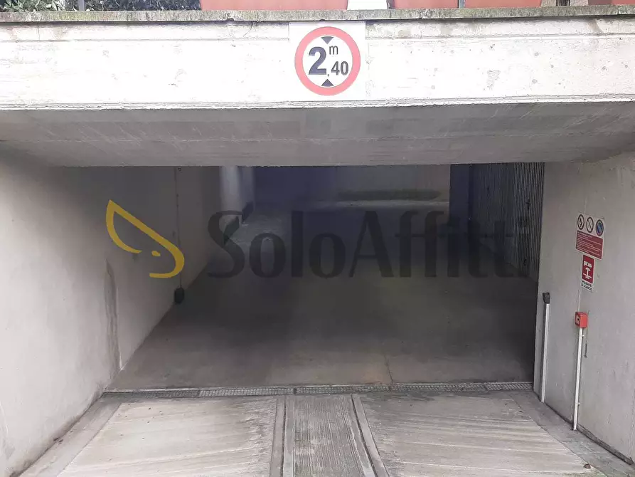 Immagine 8 di Garage in affitto  in Via Francesco Cilea 52 a Cinisello Balsamo