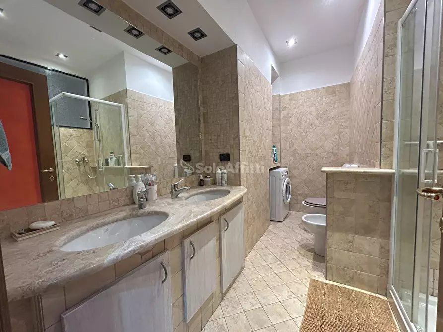 Immagine 7 di Trilocale in affitto  a Torino