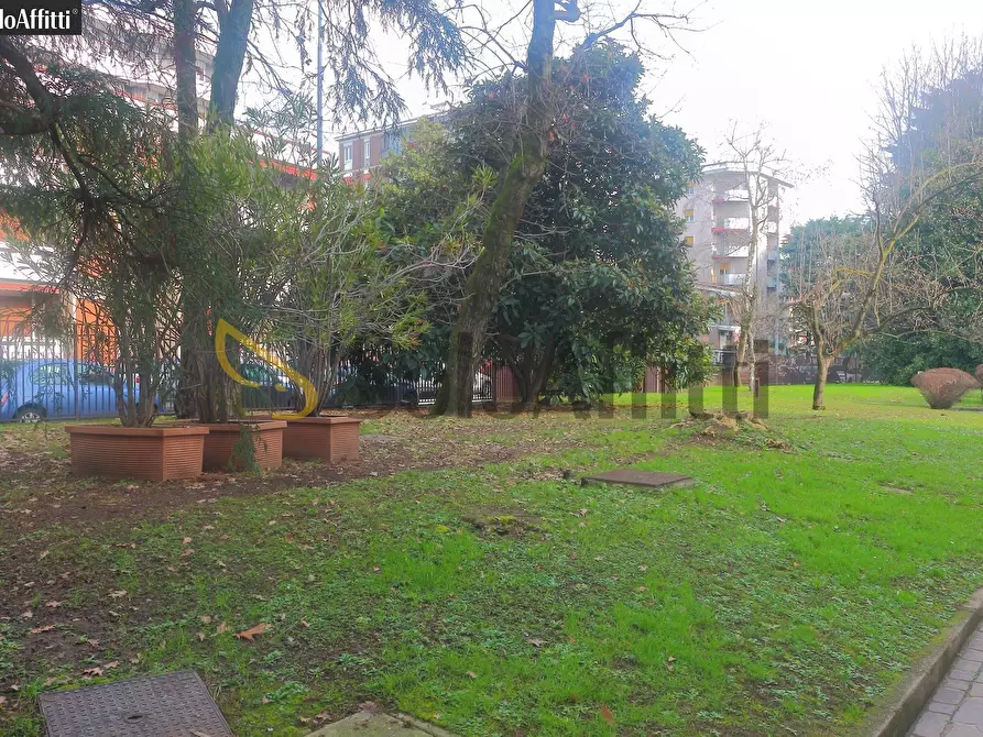 Immagine 11 di Ufficio in affitto  in VIA BORSA 10 a Monza