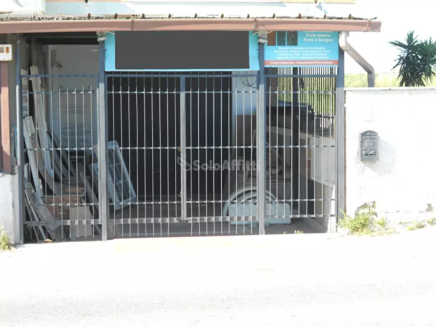 Immagine 4 di Locale commerciale in affitto  in Via della Scafa a Fiumicino