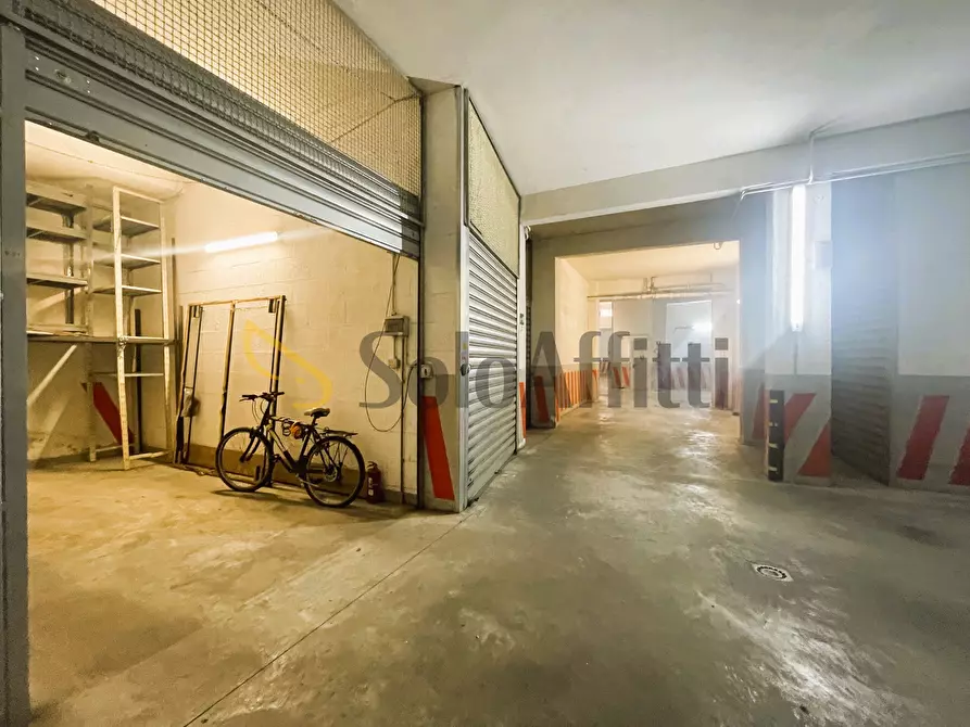 Immagine 7 di Garage in affitto  in via Pietro Mengoli 25 a Roma
