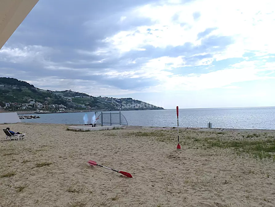 Immagine 22 di Trilocale in affitto  in Corso Felice Cavallotti 340 a San Remo