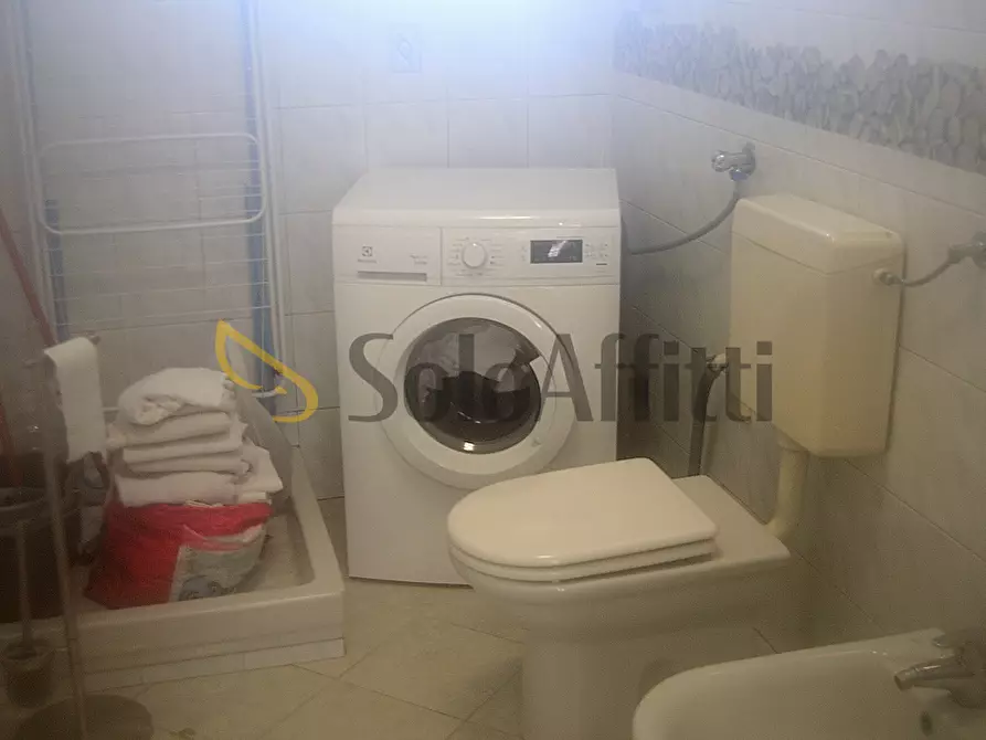 Immagine 11 di Locale commerciale in affitto  in Via Cavour 69 a Settimo Torinese