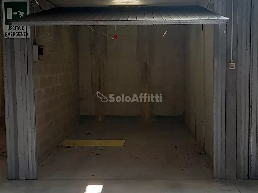 Immagine 2 di Garage in affitto  in Via Palazzo di Città 12 a Chieri
