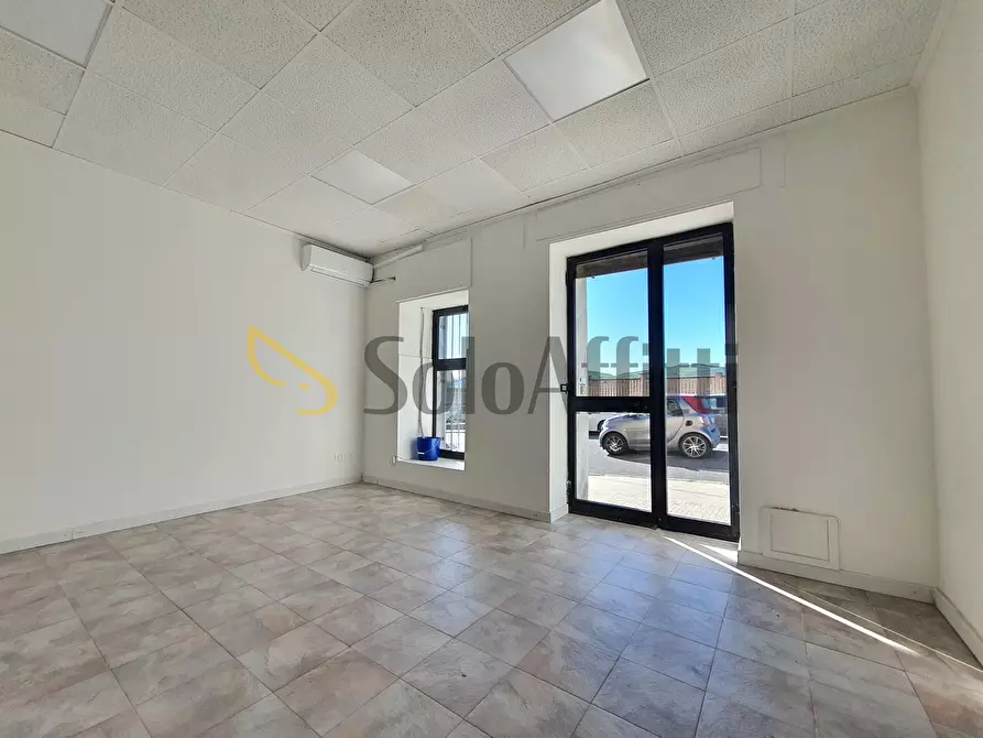 Immagine 4 di Locale commerciale in affitto  in Viale degli Angioini 101 a Catanzaro