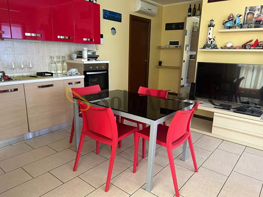 Immagine 1 di Bilocale in affitto  in luigi carcano 160 a Caronno Pertusella