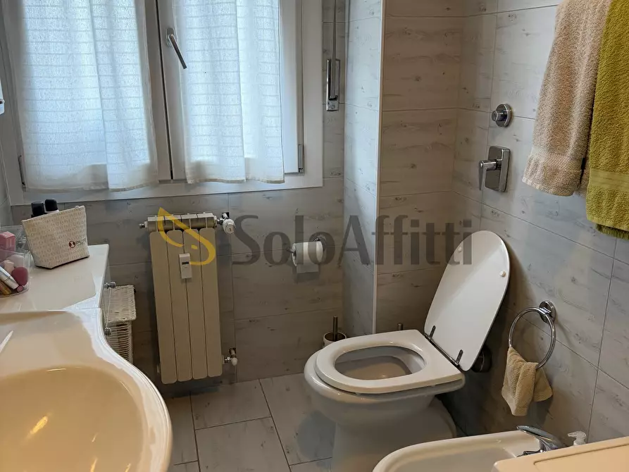 Immagine 14 di Bilocale in affitto  in Via Bainsizza 87 a Caronno Pertusella