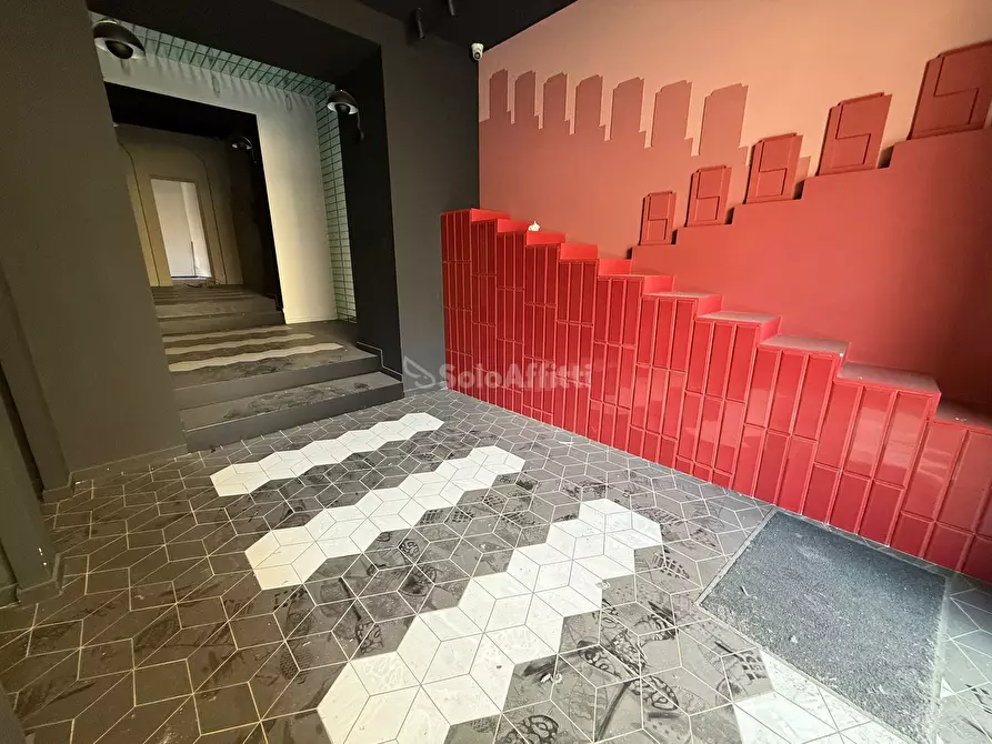 Immagine 2 di Locale commerciale in affitto  a Caserta