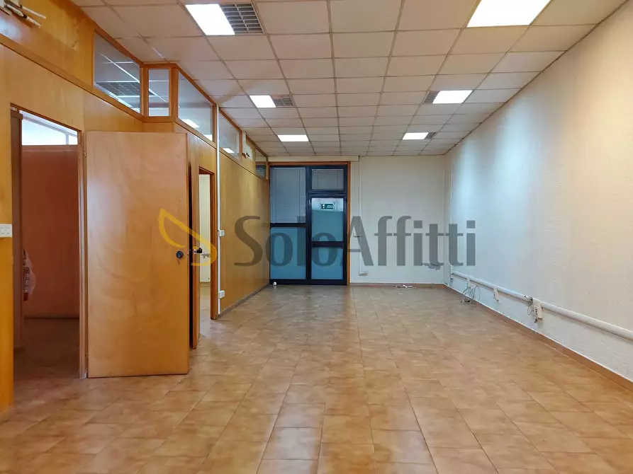 Immagine 10 di Locale commerciale in affitto  in Via del Tempio della Fortuna a Fiumicino