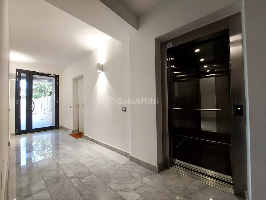 Immagine 6 di Trilocale in affitto  in Via del Castello a Roma