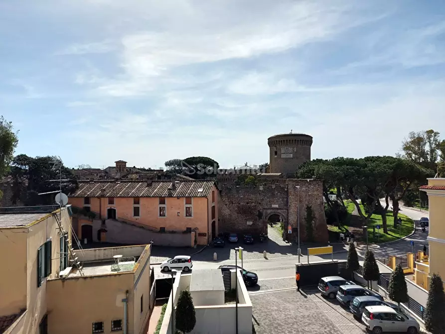 Immagine 23 di Trilocale in affitto  in Via del Castello a Roma