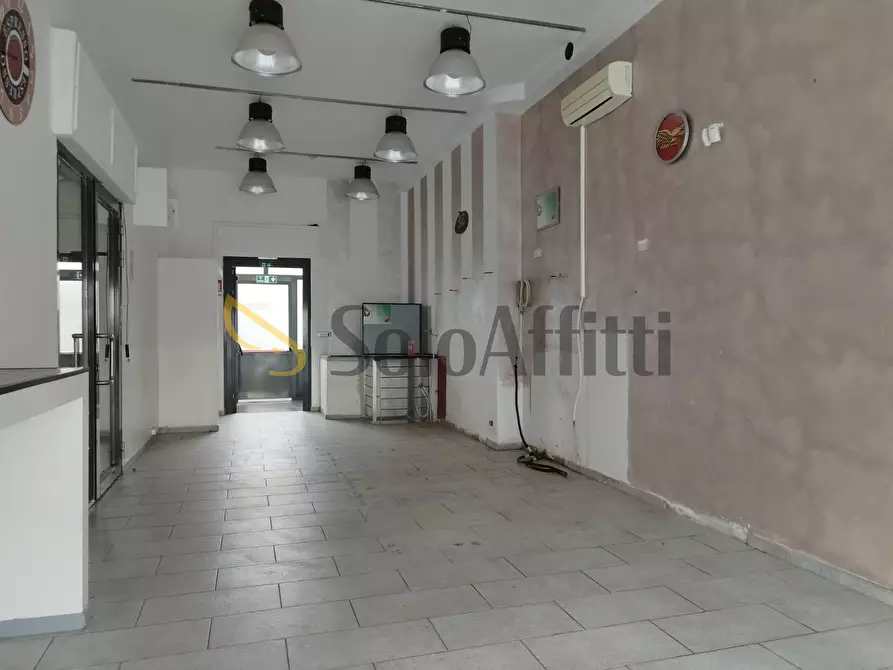 Immagine 3 di Locale commerciale in affitto  in Strada Piossasco 20 a Orbassano