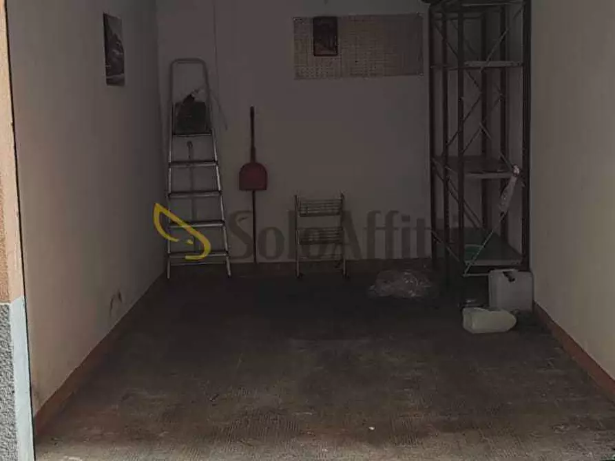 Immagine 11 di Garage in affitto  in Via Fratelli Cervi a Desio