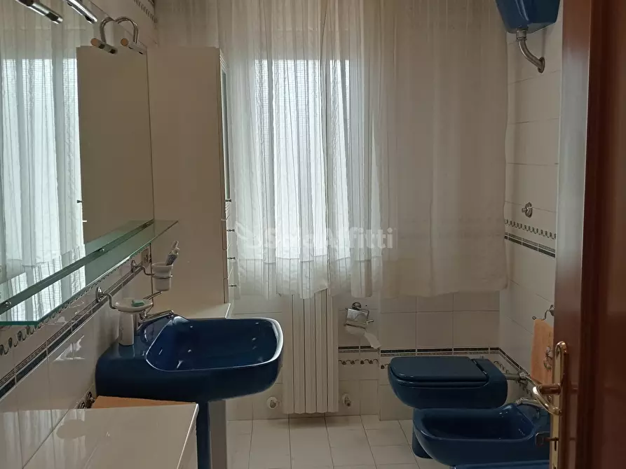 Immagine 13 di Quadrilocale in affitto  a Falconara Marittima