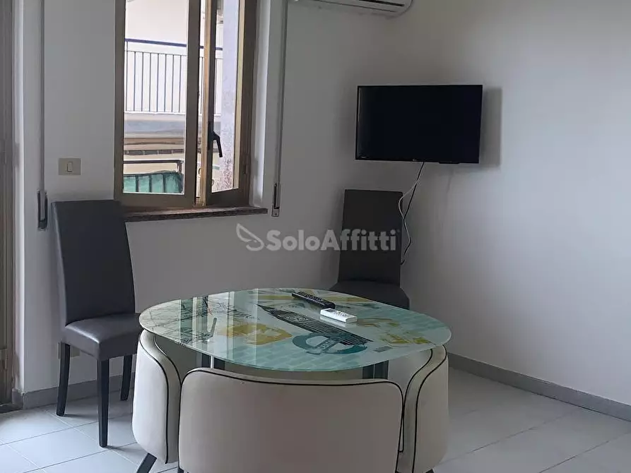 Immagine 22 di Quadrilocale in affitto  a Giardini-Naxos