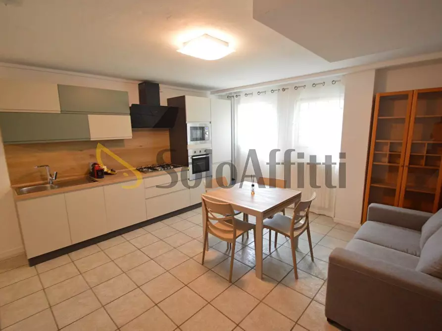 Immagine 1 di Bilocale in affitto  in Viale Monte Amiata 41 a Rozzano