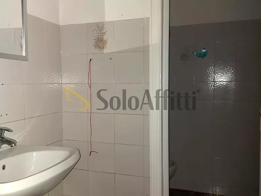 Immagine 16 di Locale commerciale in affitto  in Via Condino a Fiumicino