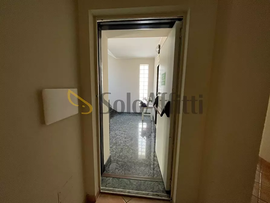 Immagine 11 di Ufficio in affitto  in Via Nazionale Appia 177 a Casapulla