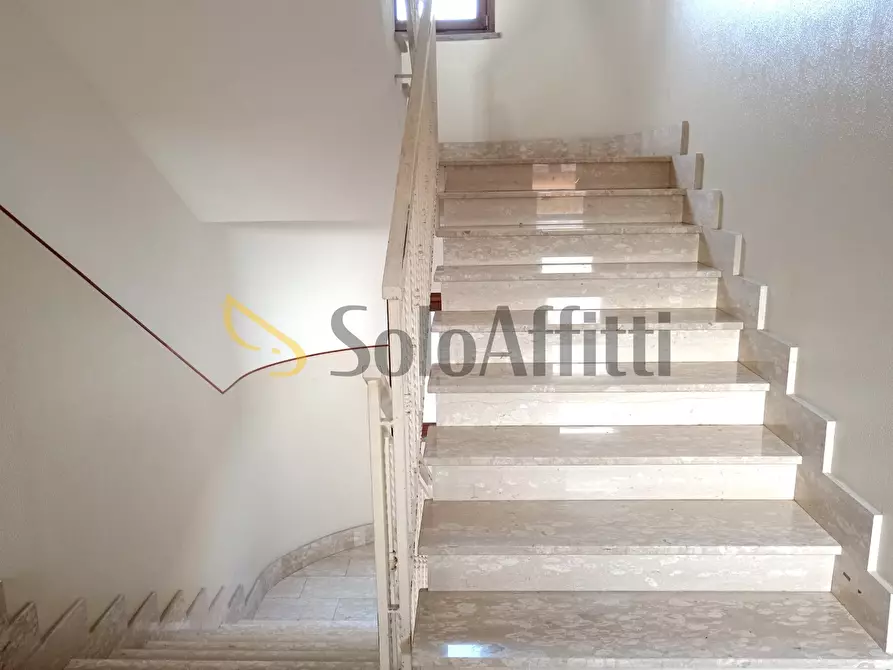 Immagine 2 di Trilocale in affitto  in Via delle Nasse a Fiumicino