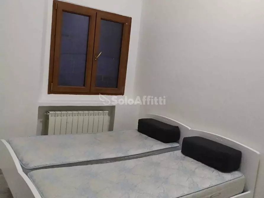 Immagine 11 di Trilocale in affitto  a Rosora