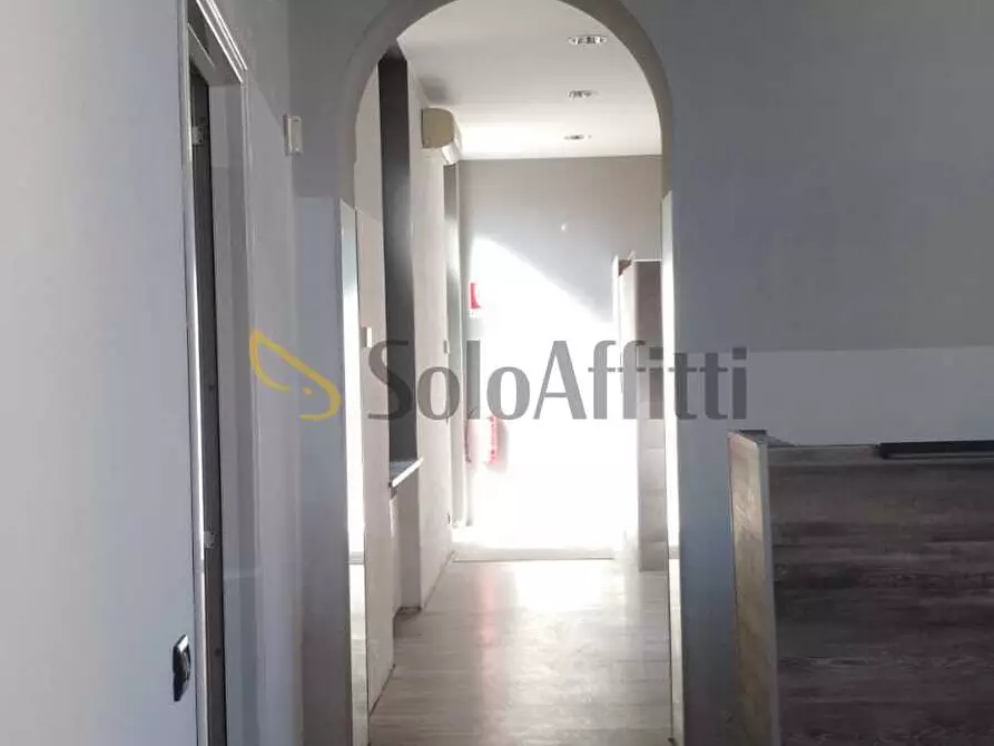 Immagine 8 di Locale commerciale in affitto  in Via dei Mille 11 a Busto Arsizio