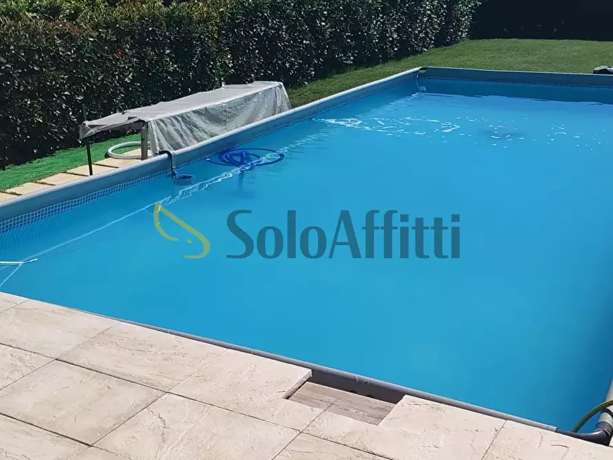 Immagine 23 di Villa in affitto  in Via Orsoleto a Rimini