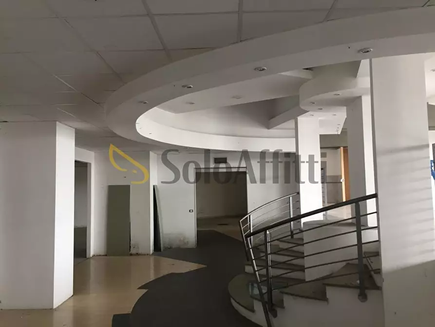 Immagine 5 di Locale commerciale in affitto  in Strada Cambiano 220 a Chieri