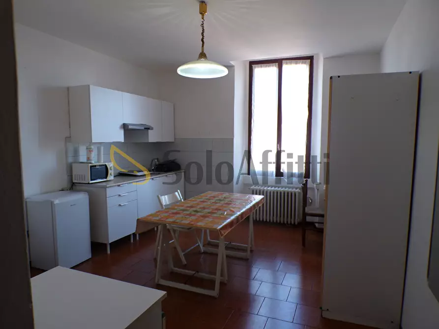 Immagine 2 di Stanza singola in affitto  in Via Indipendenza 70 a Pavia