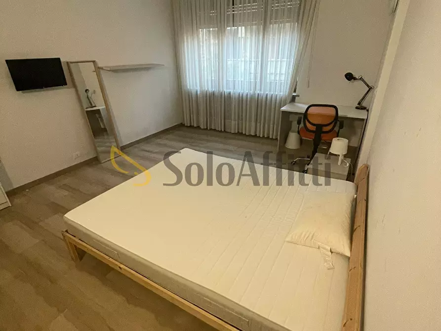 Immagine 1 di Stanza singola in affitto  in Via Caprera 47 a Torino