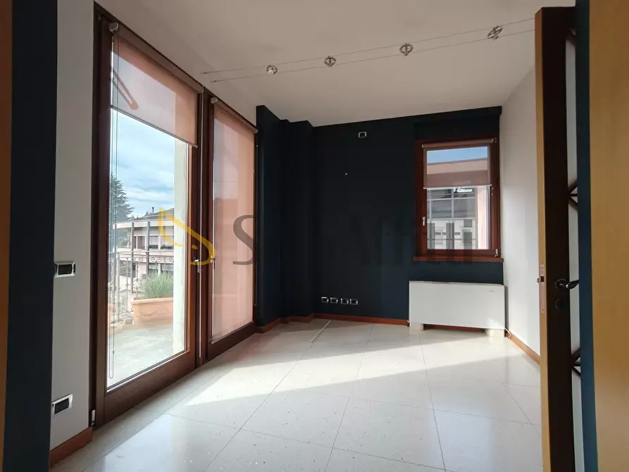 Immagine 17 di Ufficio in affitto  a Gallarate