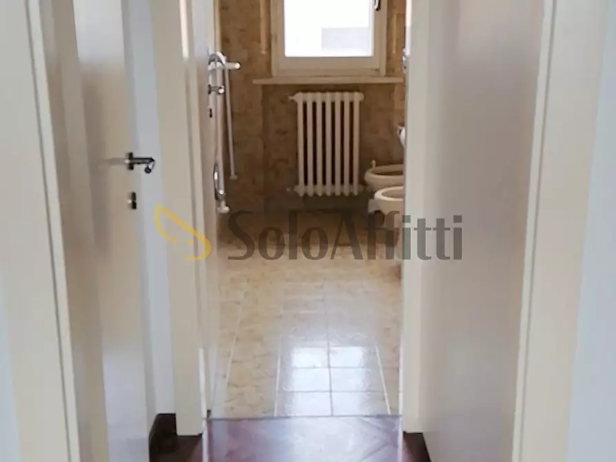 Immagine 9 di Quadrilocale in affitto  a Camerano