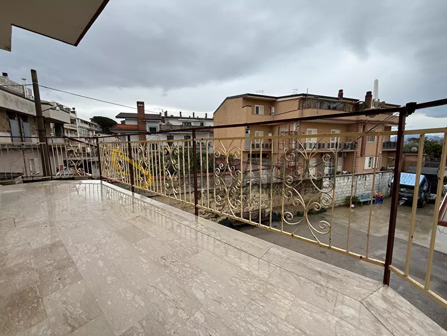 Immagine 10 di Quadrilocale in affitto  in Viale Abramo Lincoln 282 a Caserta