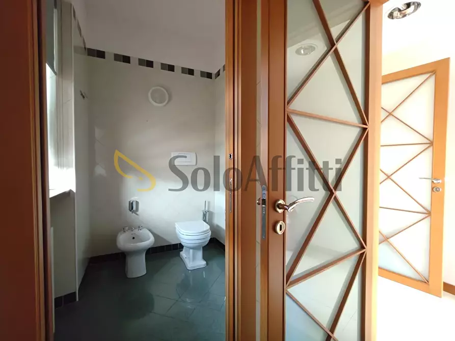 Immagine 15 di Ufficio in affitto  a Gallarate