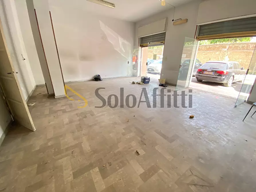 Immagine 3 di Locale commerciale in affitto  in Via Sud Piazza d'Armi 40 a Caserta
