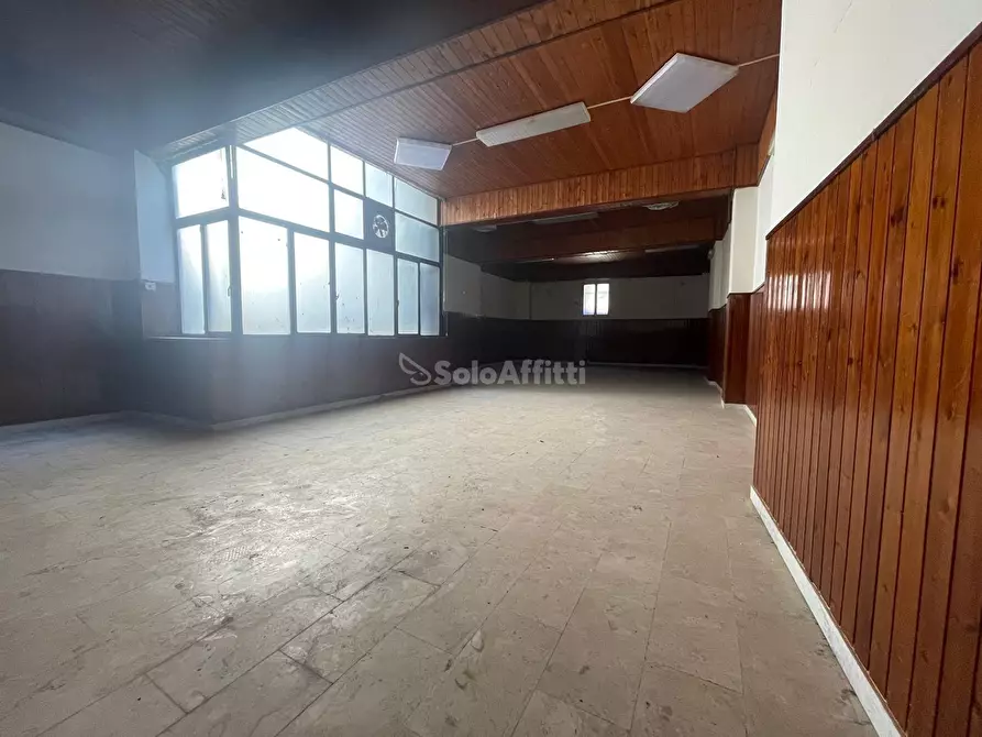 Immagine 4 di Locale commerciale in affitto  in Via A.S. Mazzocchi 2323 a Caserta