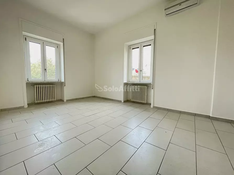 Immagine 12 di Ufficio in affitto  a Catanzaro