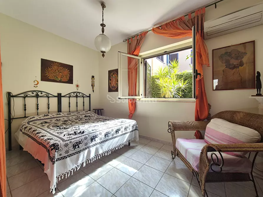 Immagine 15 di Villa in affitto  a Borgia