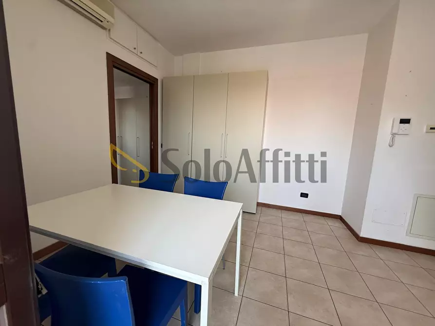 Immagine 7 di Bilocale in affitto  a Seregno