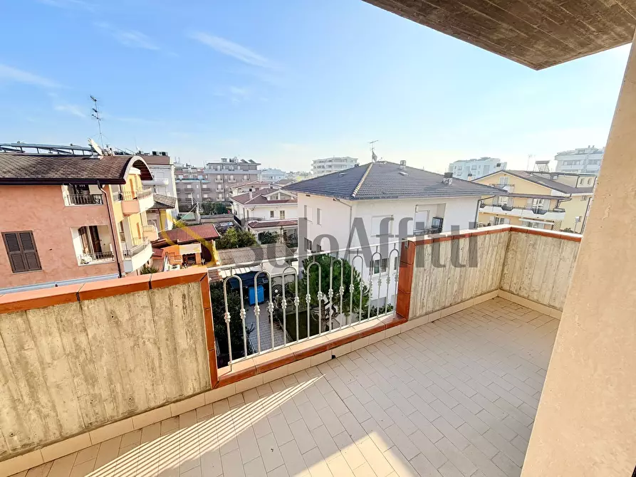 Immagine 4 di Trilocale in affitto  in Via Legnano 2 a Alba Adriatica