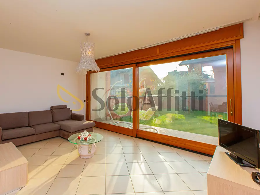 Immagine 2 di Villetta a schiera in affitto  in Via Bienate 4 a Busto Arsizio