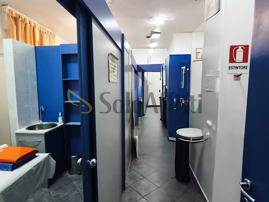 Immagine 6 di Locale commerciale in affitto  in Via Pietro Francesco Guala 112/A a Torino