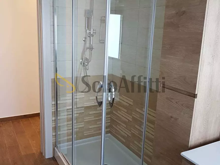 Immagine 10 di Stanza singola in affitto  a Catanzaro