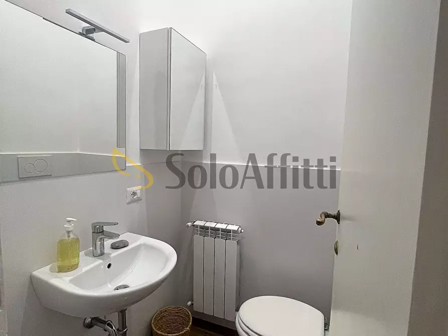 Immagine 32 di Quadrilocale in affitto  in via della Panetteria 45 a Roma