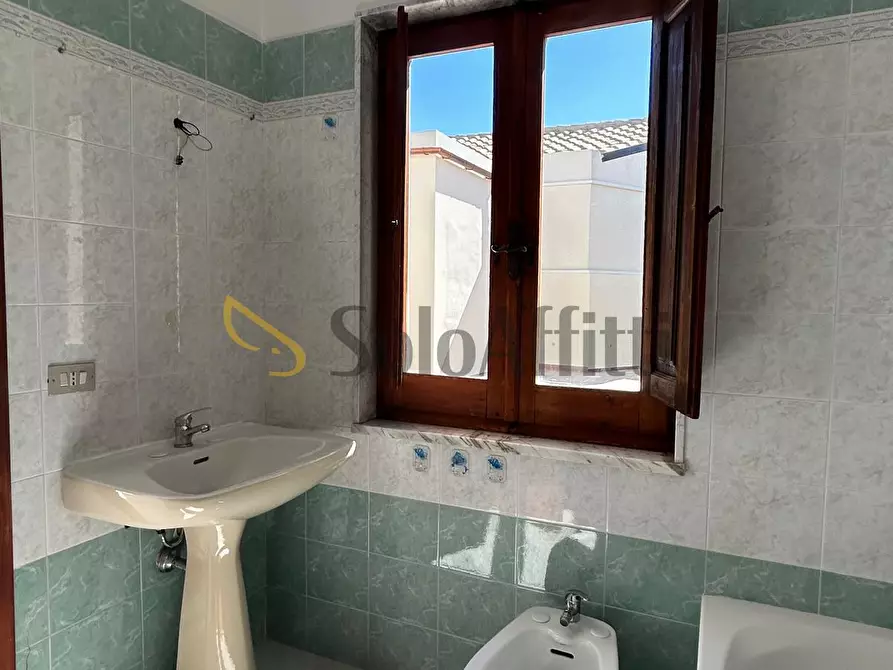 Immagine 8 di Stanza singola in affitto  a Monserrato