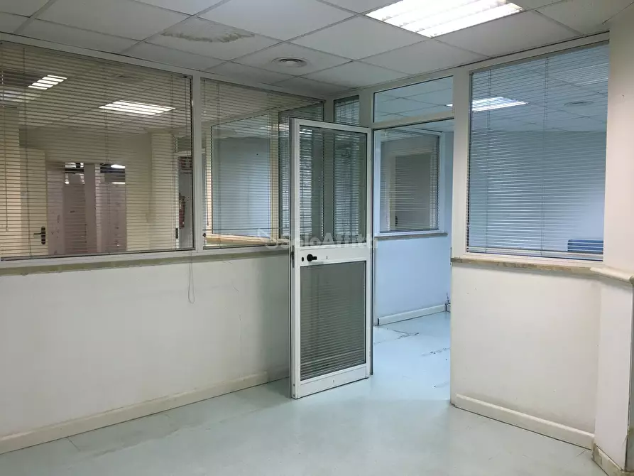 Immagine 9 di Magazzino in affitto  in via degli Estensi 191 a Roma