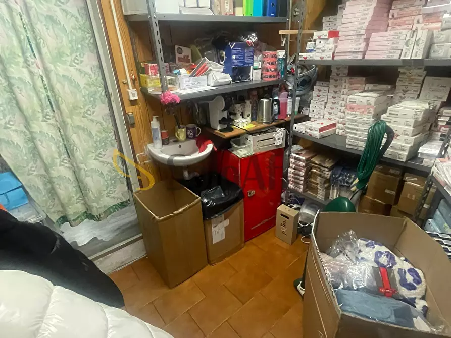 Immagine 6 di Locale commerciale in affitto  in Via Fratelli Piol 30 a Rivoli