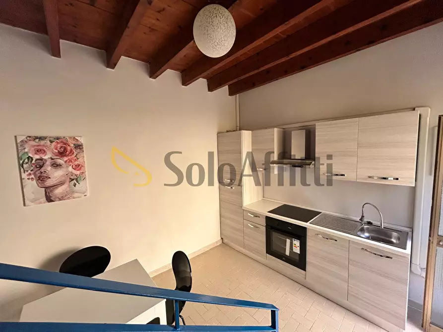 Immagine 1 di Stanza singola in affitto  a Monserrato