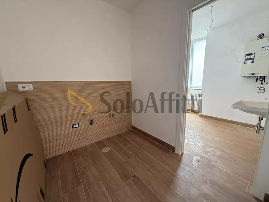 Immagine 12 di Loft/Open space in affitto  in Via dei Giardini Reali a Caserta